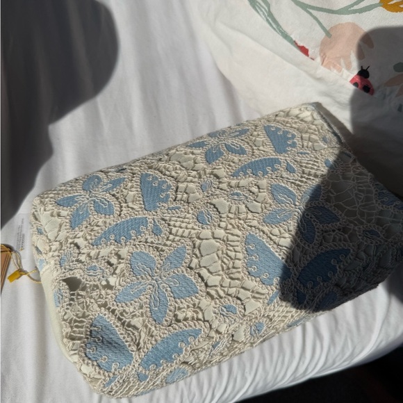 Elegant Lace Floral Women's Make up Bag - Picture 6 of 7